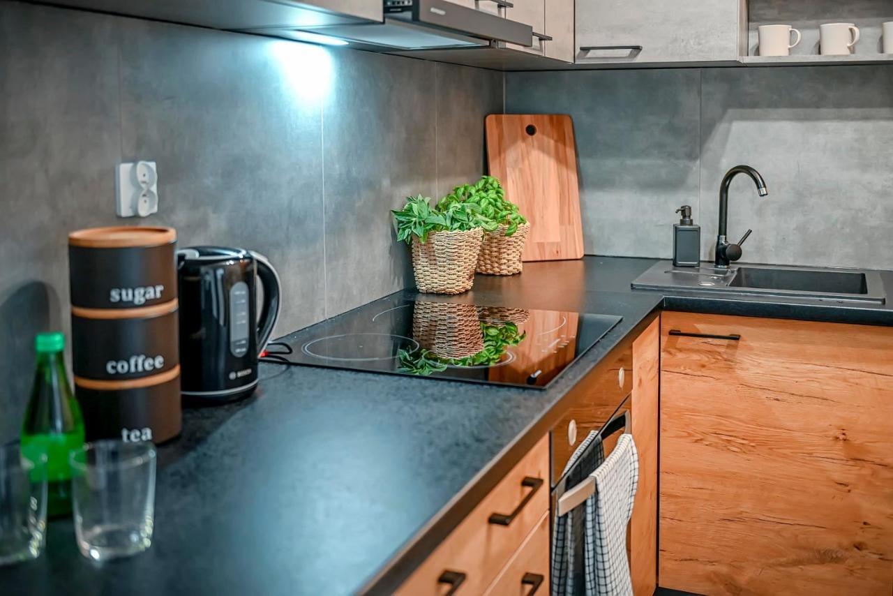 93b Apartment