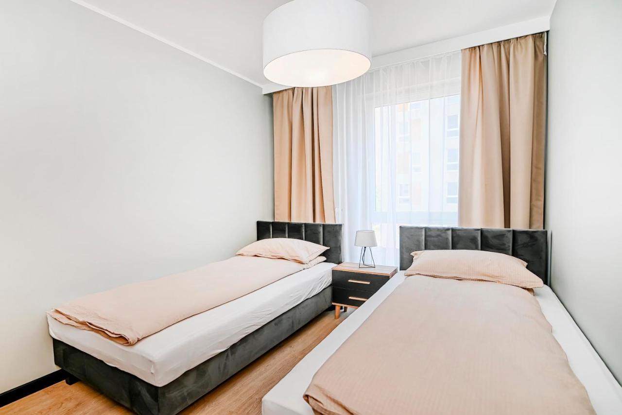 Apartment 93b *